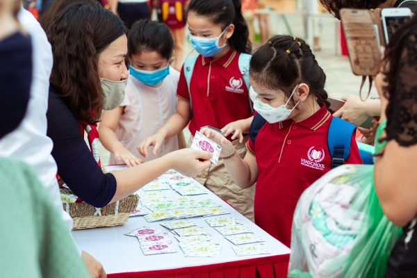 Khai giảng xanh 2020: Vinschool the Harmony tặng hạt giống cho tất cả học sinh (Video) 15 Khai giảng xanh 2020: Vinschool the Harmony tặng hạt giống cho tất cả học sinh (Video) 14