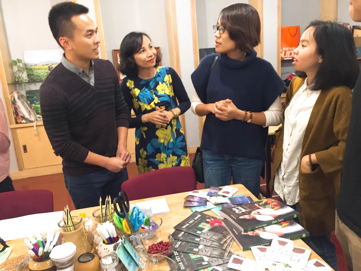 Buổi trò chuyện: Lì xì hạt giống và chuyện Lì xì đầu năm 12 Buổi trò chuyện: Lì xì hạt giống và chuyện Lì xì đầu năm 12