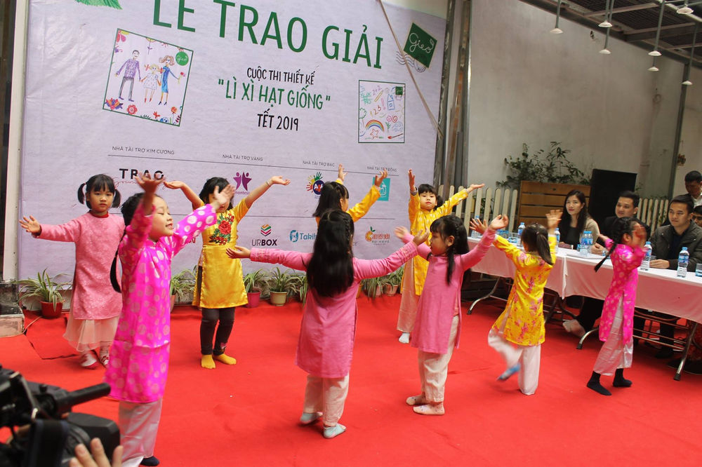 Lễ trao giải cuộc thi Thiết kế Lì xì hạt giống 2 Lễ trao giải cuộc thi Thiết kế Lì xì hạt giống 2