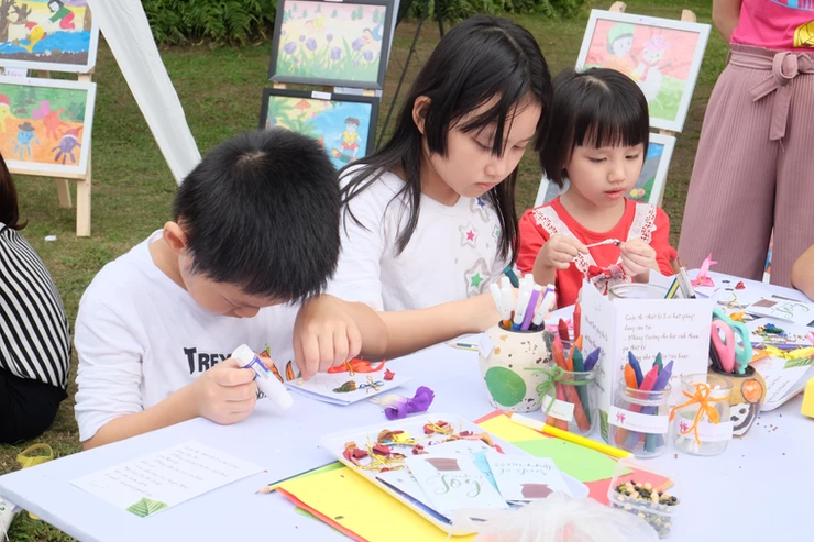 Triển lãm Lì xì hạt giống tại ngày hội KHOE Creative Festival 3 Triển lãm Lì xì hạt giống tại ngày hội KHOE Creative Festival 3