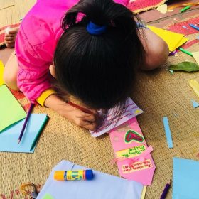 Thư viện Hallo World tổ chức làm lì xì hạt giống 3 Thư viện Hallo World tổ chức làm lì xì hạt giống 3