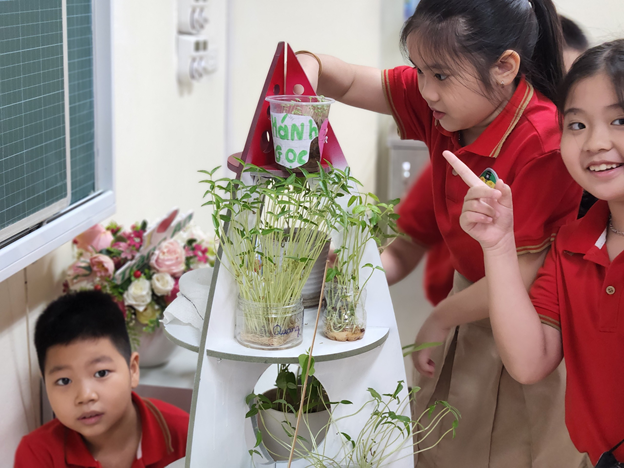 Khai giảng XANH: Thành quả Gieo hạt của các em học sinh trường Tiểu học CLC Tràng An 19 Khai giảng XANH: Thành quả Gieo hạt của các em học sinh trường Tiểu học CLC Tràng An 19