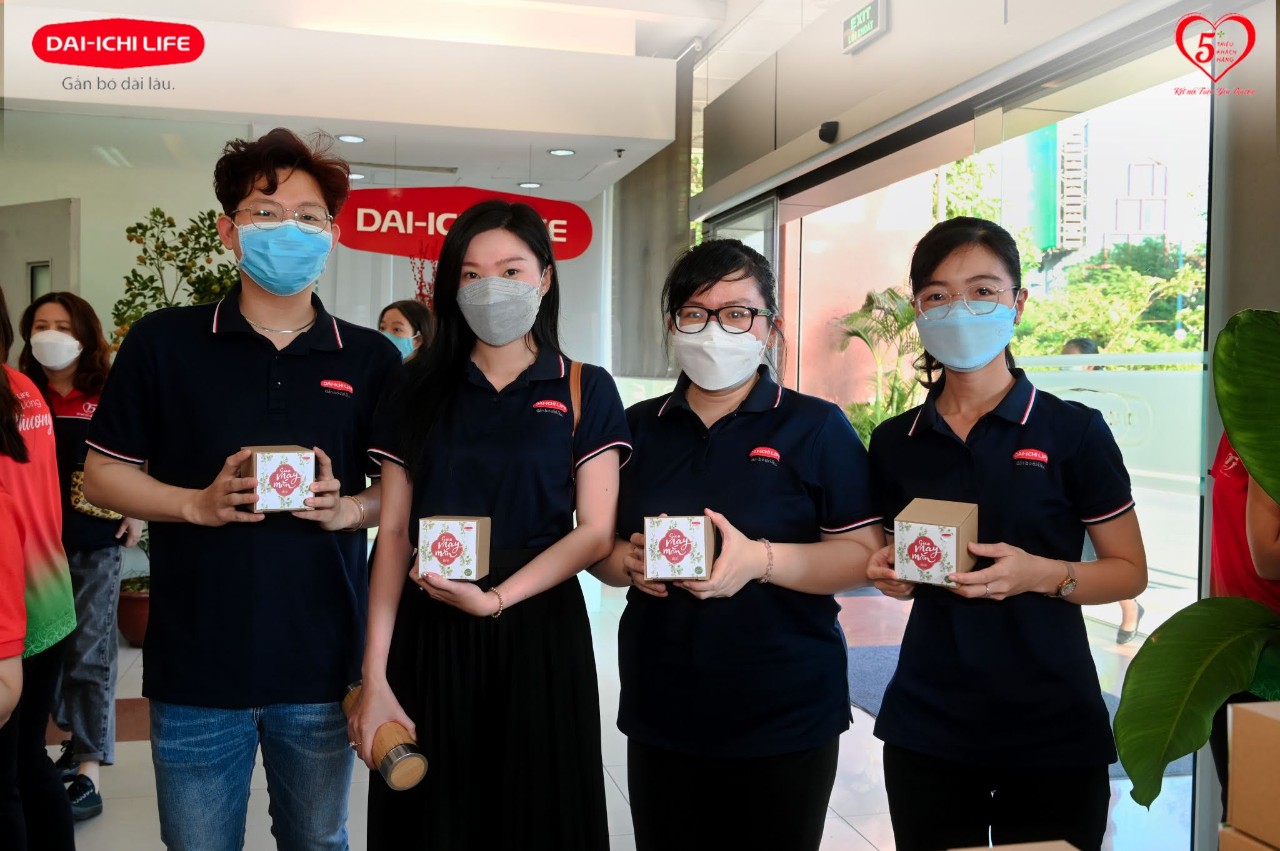 Dai-ichi chọn quà Gieo cho ngày 'tiếp sức xanh' 11