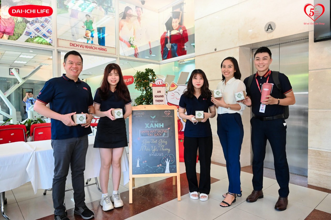 Dai-ichi chọn quà Gieo cho ngày 'tiếp sức xanh' 10