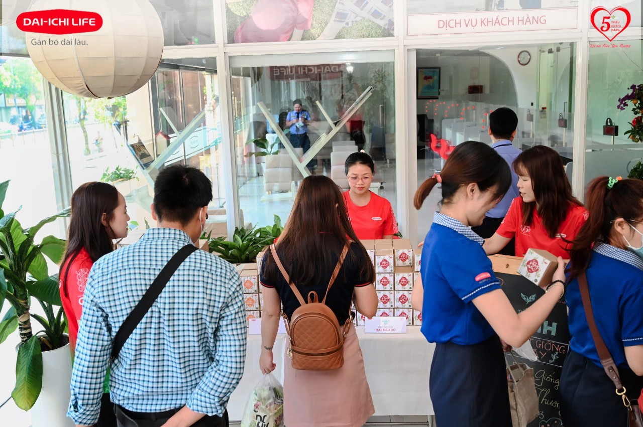 Dai-ichi chọn quà Gieo cho ngày 'tiếp sức xanh' 16