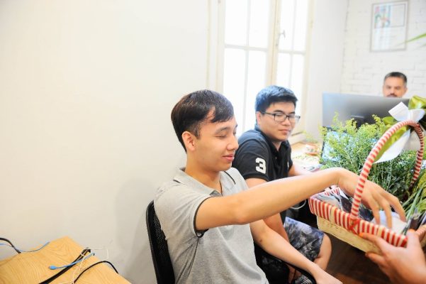 Toong Coworking Space: Đoàn Caravan thần cây diễu hành trao hạt giống yêu thương 10 Toong Coworking Space: Đoàn Caravan thần cây diễu hành trao hạt giống yêu thương 10