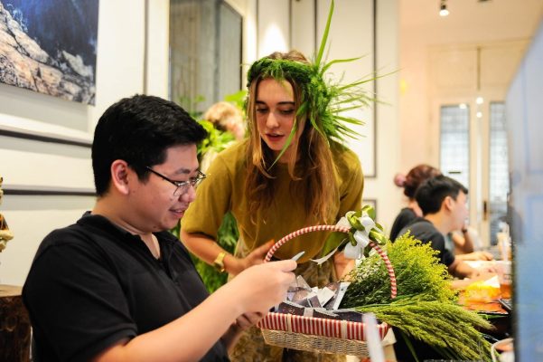 Toong Coworking Space: Đoàn Caravan thần cây diễu hành trao hạt giống yêu thương 6 Toong Coworking Space: Đoàn Caravan thần cây diễu hành trao hạt giống yêu thương 6