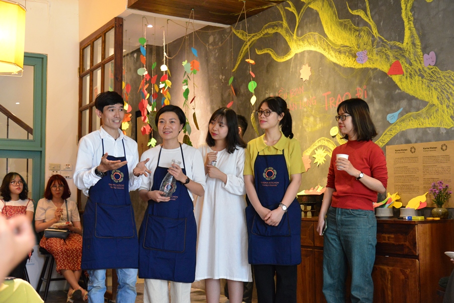 Trao chia sẻ món quà cùng Karma Kitchen 6 Trao chia sẻ món quà cùng Karma Kitchen 6