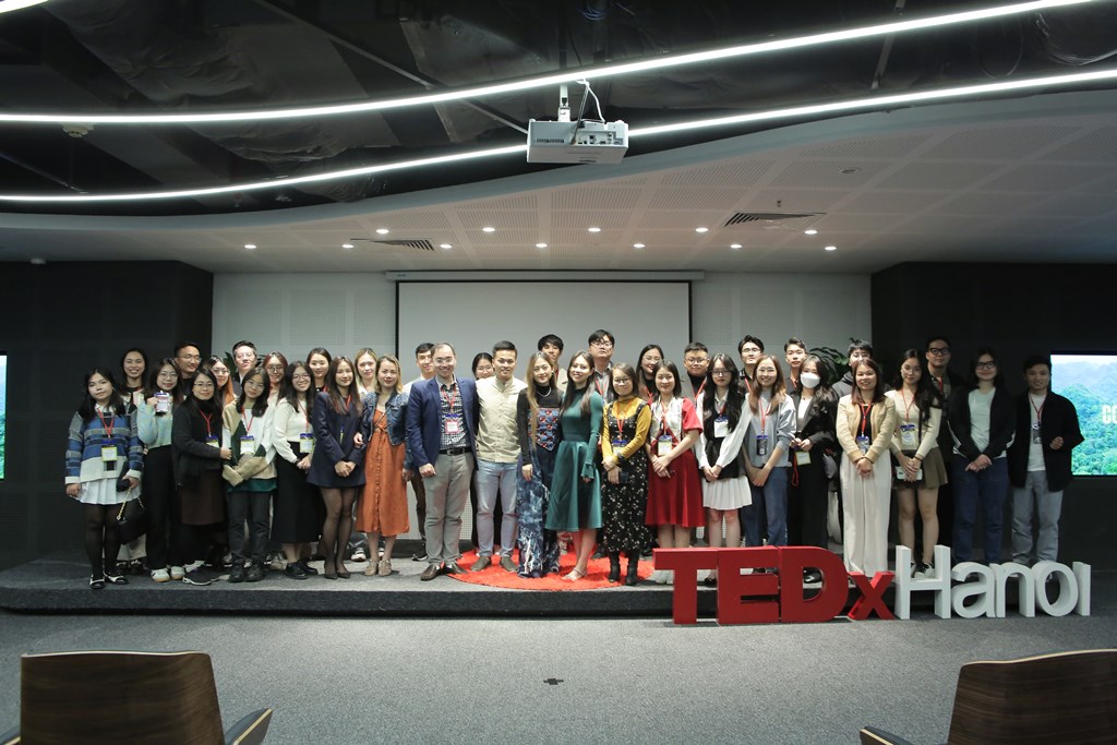 (Video) "Cách tốt nhất để bảo vệ môi trường là không làm gì cả" - Bài phát biểu Tedx của Đồng sáng lập Trao 5