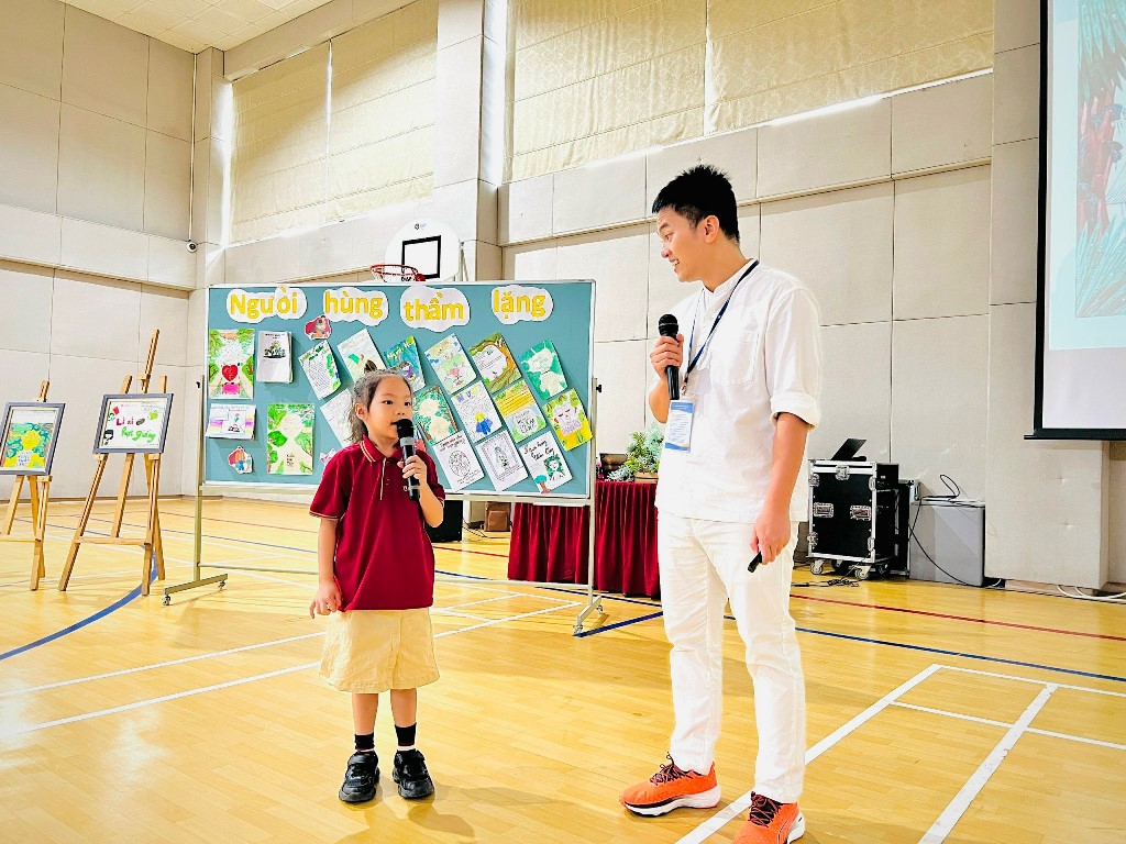 Các em học sinh trường Vinschool giao lưu cùng diễn giả Lương Ngọc Đức trong tuần lễ sách 2023 17