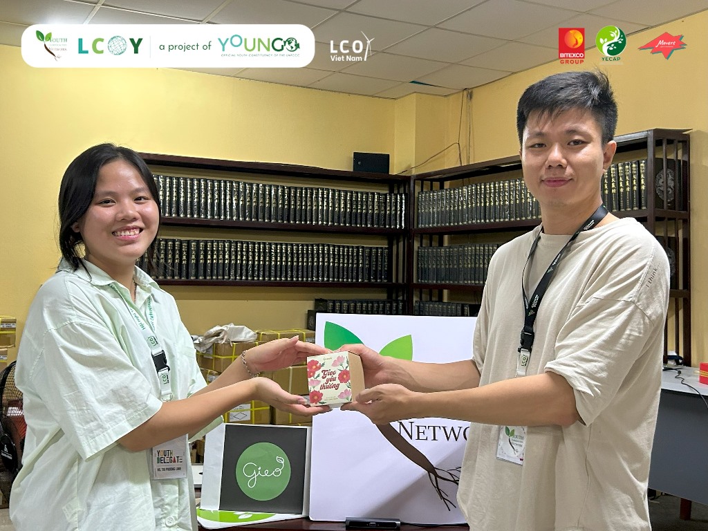 Gieo tài trợ quà tặng cho Hội nghị Thanh niên Việt Nam về Biến đổi khí hậu 2023 3 Gieo tài trợ quà tặng cho Hội nghị Thanh niên Việt Nam về Biến đổi khí hậu 2023 3
