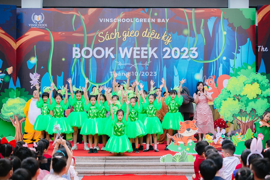 Trao trong lễ tổng kết Book Week 2023 của Trường tiểu học Vinschool Greenbay 21 Trao trong lễ tổng kết Book Week 2023 của Trường tiểu học Vinschool Greenbay 21