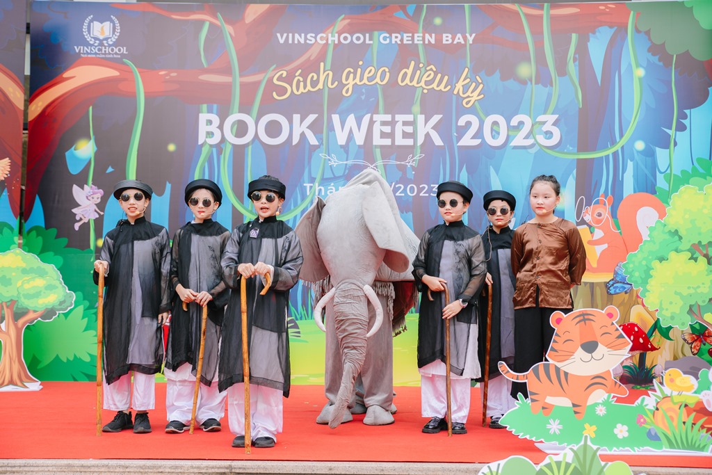 Trao trong lễ tổng kết Book Week 2023 của Trường tiểu học Vinschool Greenbay 3 Trao trong lễ tổng kết Book Week 2023 của Trường tiểu học Vinschool Greenbay 3