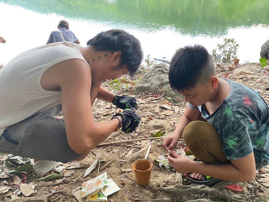 Gieo tặng Kit trồng cây cho Blue Dragon trong ngày chữa lành với thiên nhiên 14 Gieo tặng Kit trồng cây cho Blue Dragon trong ngày chữa lành với thiên nhiên 14