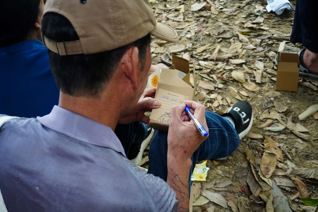 Gieo tặng Kit trồng cây cho Blue Dragon trong ngày chữa lành với thiên nhiên 9 Gieo tặng Kit trồng cây cho Blue Dragon trong ngày chữa lành với thiên nhiên 9