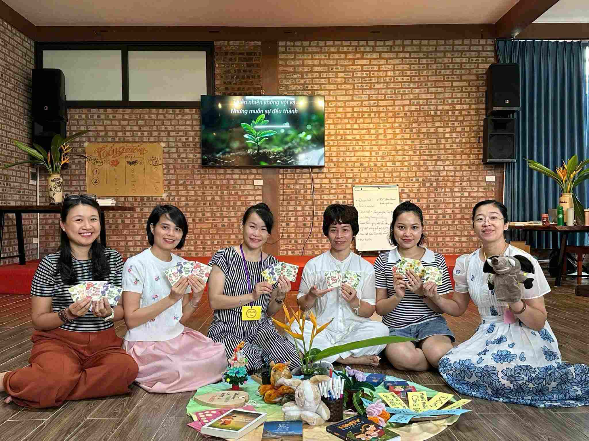 Gieo gửi tặng hạt cho các thầy cô ở Trường học Hạnh phúc 5 Gieo gửi tặng hạt cho các thầy cô ở Trường học Hạnh phúc 5