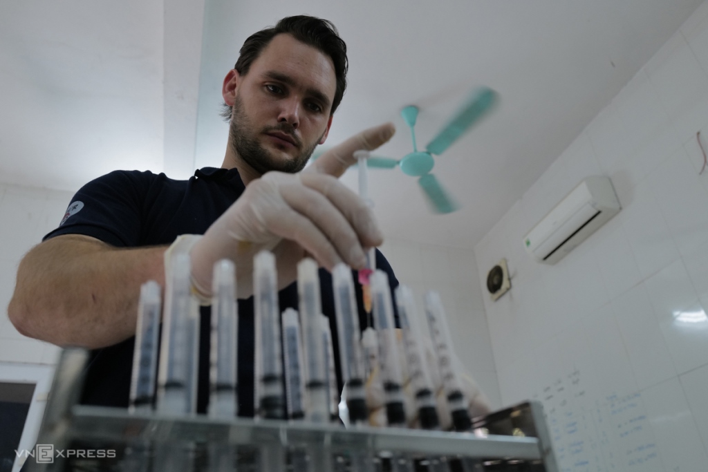 Trao Group – Cho đi với lòng tôn trọng – Give with respect