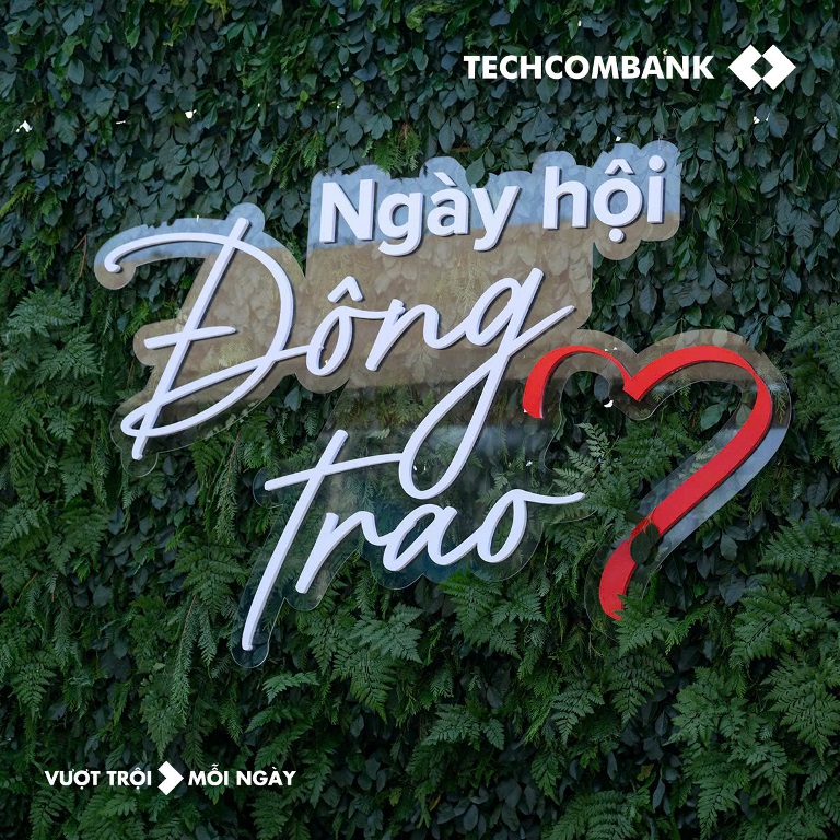 Bom hạt giống của Gieo lần đầu xuất hiện trong ngày hội Đông Trao của ngân hàng Techcombank 6