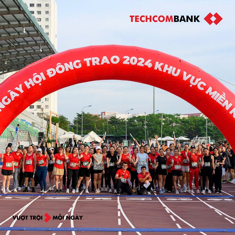 Bom hạt giống của Gieo lần đầu xuất hiện trong ngày hội Đông Trao của ngân hàng Techcombank 8