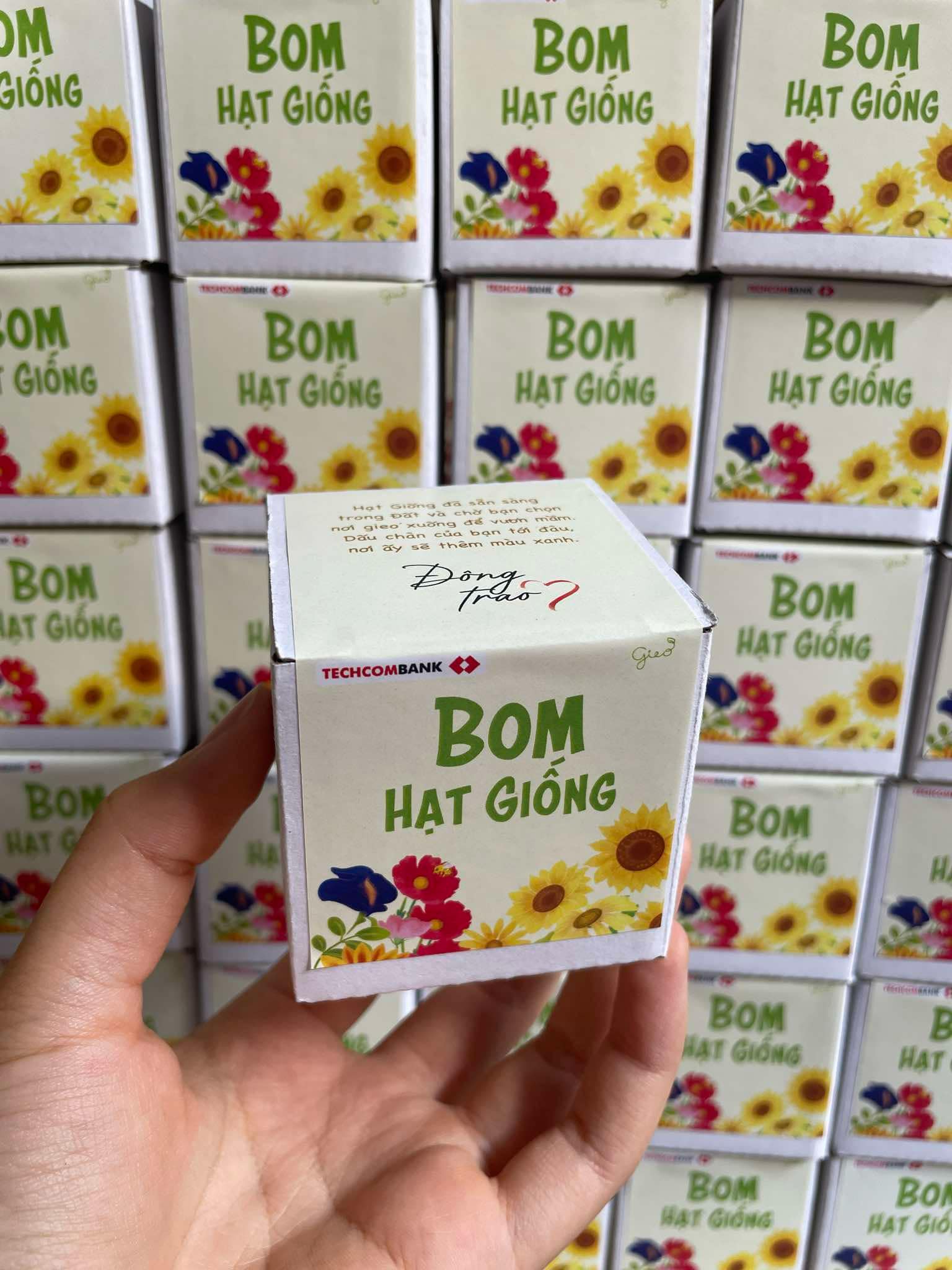 Bom hạt giống của Gieo lần đầu xuất hiện trong ngày hội Đông Trao của ngân hàng Techcombank 5