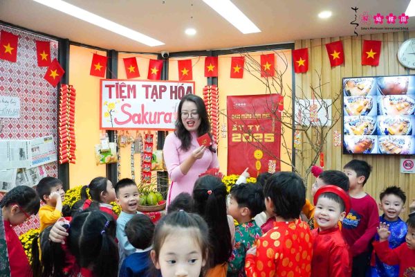 Hệ thống trường mẫu giáo Sakura Montessori tặng Lì xì Hạt giống 5 Hệ thống trường mẫu giáo Sakura Montessori tặng Lì xì Hạt giống 5