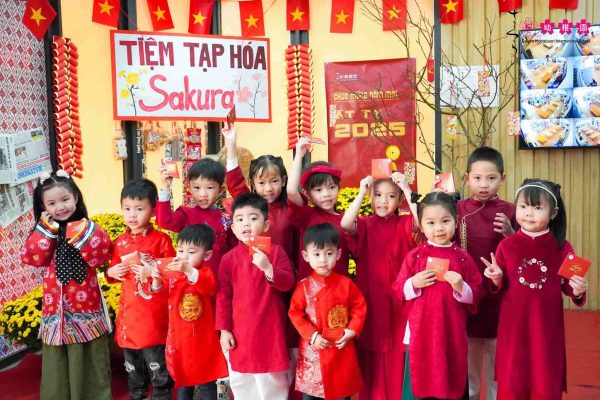 Hệ thống trường mẫu giáo Sakura Montessori tặng Lì xì Hạt giống 11 Hệ thống trường mẫu giáo Sakura Montessori tặng Lì xì Hạt giống 11