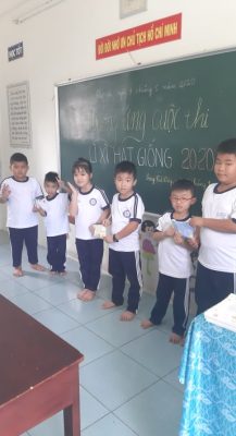 Báo Giáo dục và Thời đại: Trường Sa: Các em nhỏ háo hức lần đầu tặng Lì xì Hạt giống cho bố mẹ 5 Báo Giáo dục và Thời đại: Trường Sa: Các em nhỏ háo hức lần đầu tặng Lì xì Hạt giống cho bố mẹ 5