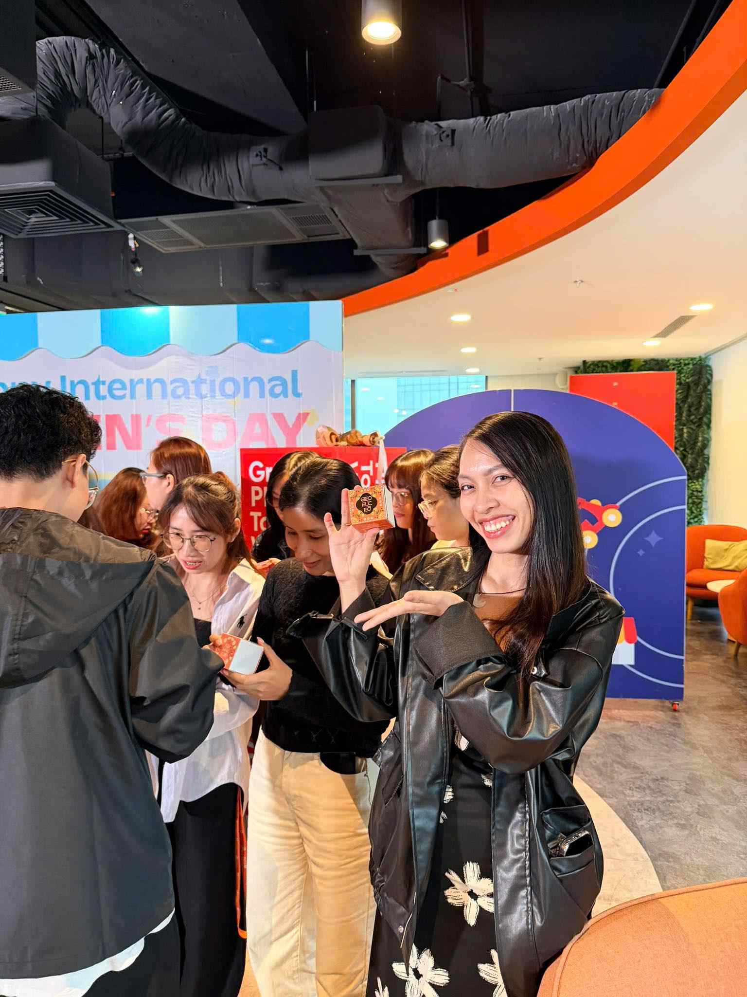 Quà 8/3: Bộ kit Trồng cây của Gieo "Đổ bộ" văn phòng Shopee 5