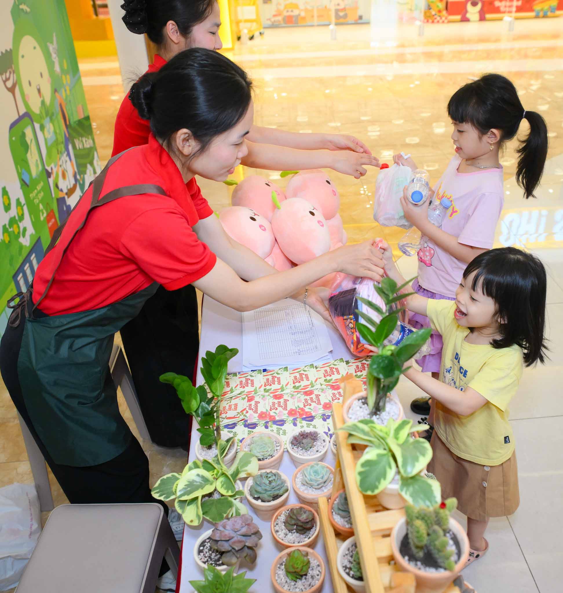 Gieo x Vingroup | Những hạt giống Ước mơ trong sự kiện "thứ 4 ngày xanh" tại hệ thống TTTM Vincom trên Toàn quốc 2